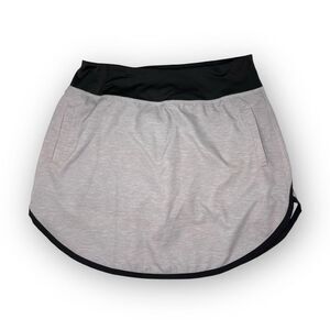 Simply Southern Gray Above Knee Athletic Skirt Women’s Size Medium
